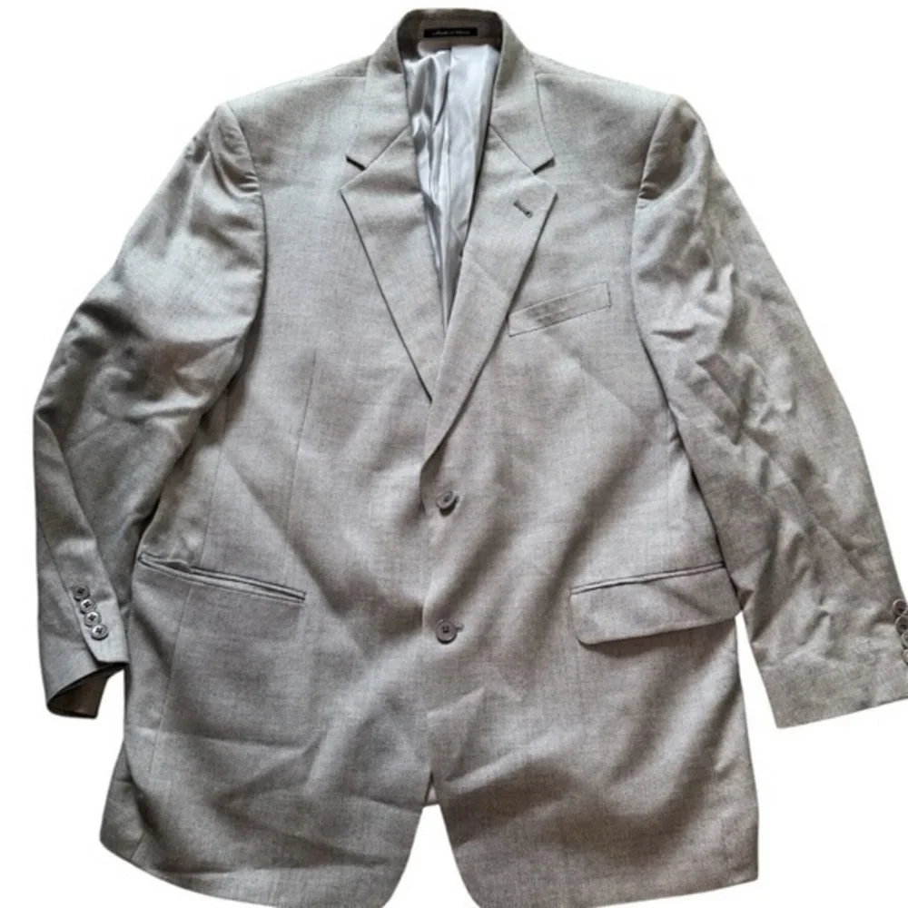 DKNY Men’s Gray wool Silk Blend Two Button Sport Coat Blazer Size 44R